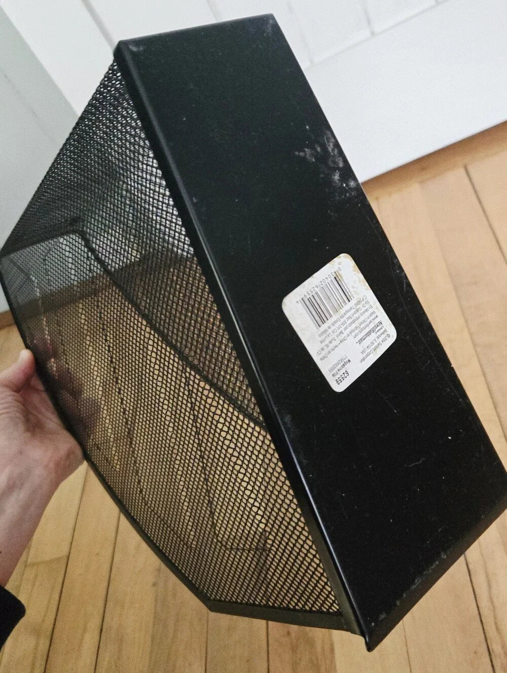 Black Mesh Metal Magazine File Organizer – Modern Desktop File Holder